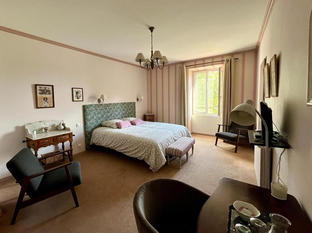 Chambres D'Hotes Le Cedre Bleu Saint-Lattier Zewnętrze zdjęcie